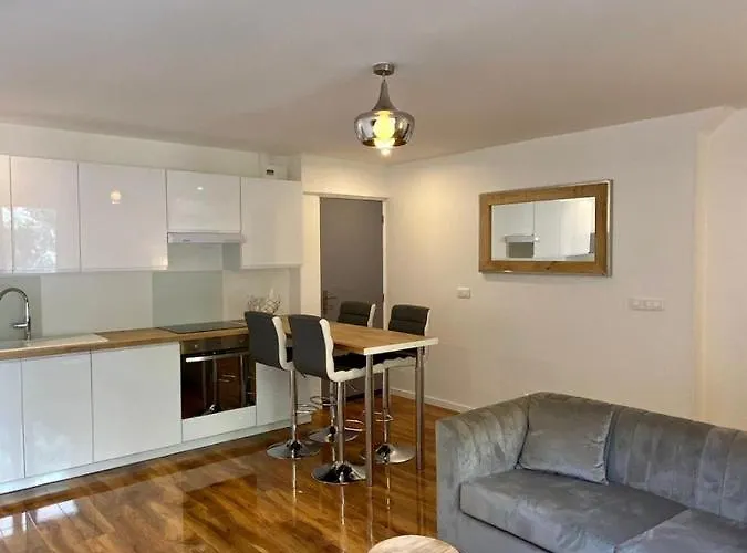 בית הארחה Maison De La Marine 4*
